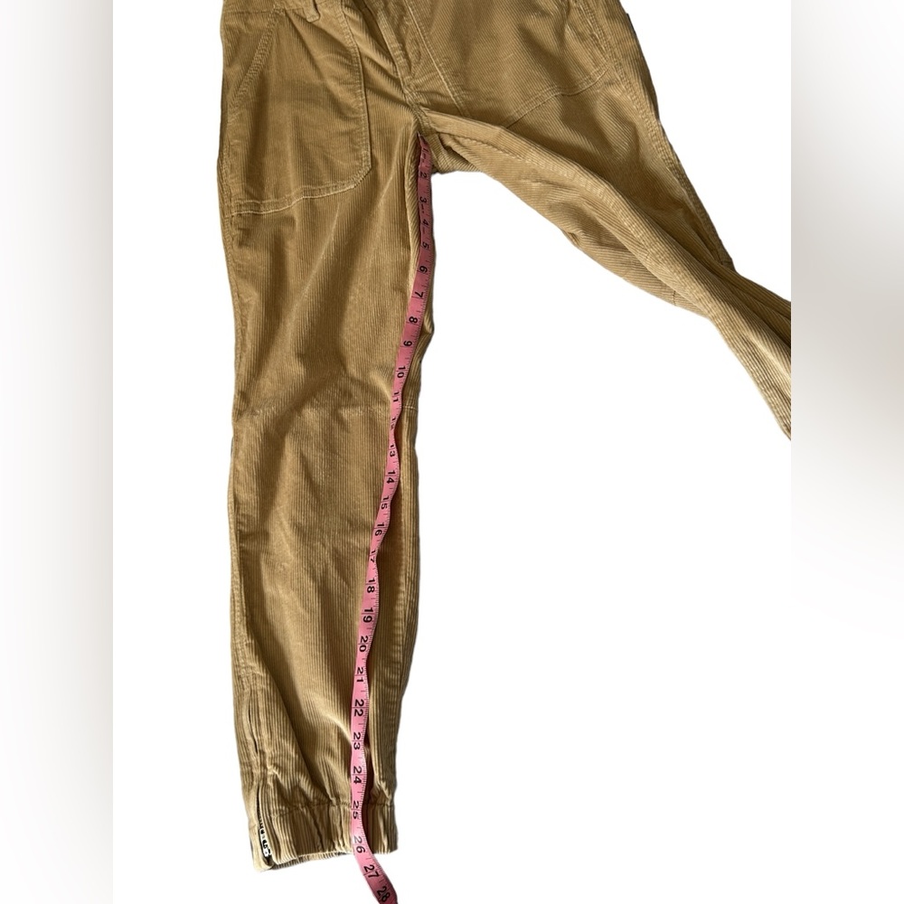 Banana Republic soft beige/tan corduroy utility/jogger pants. Cotton. Size 4. - Picture 7 of 10